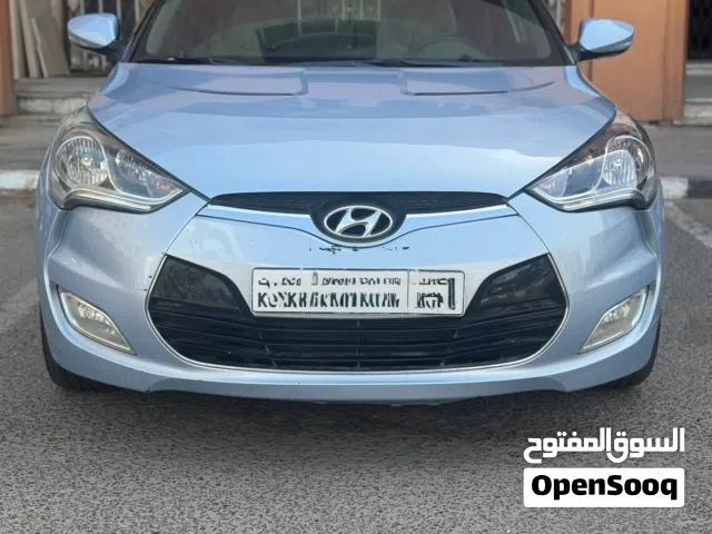 2013 هيونداي فوليستر Standard