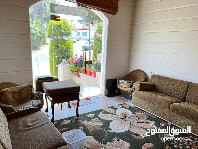990 m2 3 Bedrooms Villa for Sale in Amman Marj El Hamam