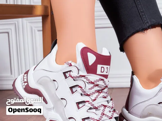 كوتشي خطير جدا  ترندي و شيك جدا فى اللبس  مقاس 37 : 41 قالب مظبوط  اسود نبيتي