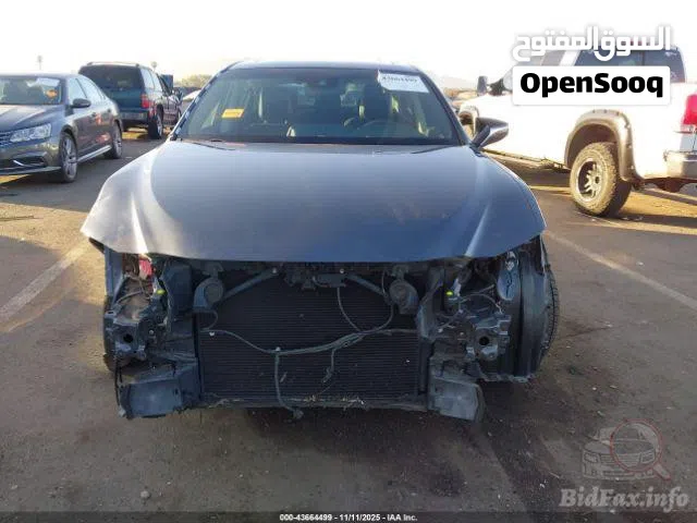 لكزس Es350 2022 بحادث بسيط