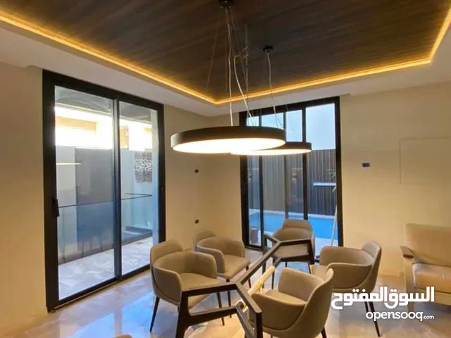 1100 m2 5 Bedrooms Villa for Sale in Tripoli Al-Serraj