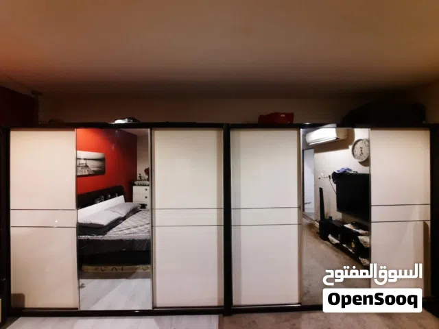 غرفه نوم كامله نظيفه مع دولابين للبيع
