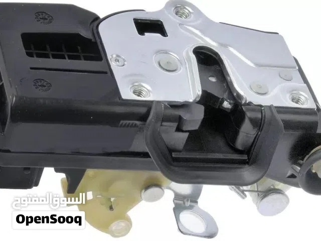 قطع غيار السيارات ، مشغل نظام تراكب أبواب السيارات قفل خلفي  Cadillac /GMC يمين لسيارة