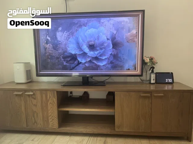 للبيع كنب + طاولة تلفزيون بسعر رمزي