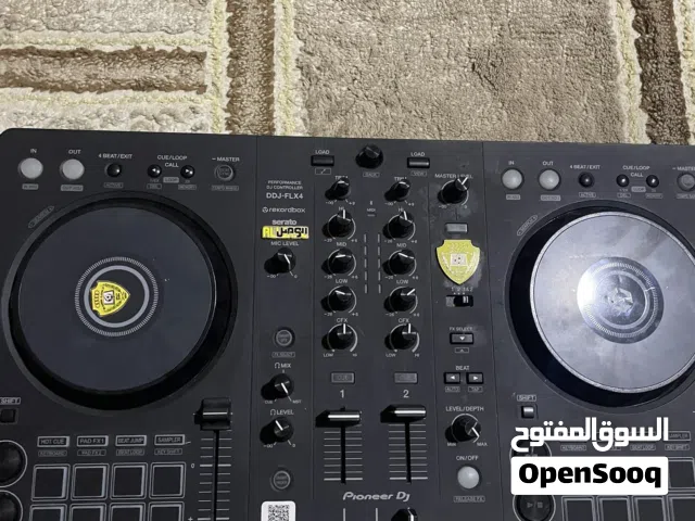 للبيع جهاز DJ Controller نوع Pioneer DDJ-FLX4 بحالة ممتازة ونظيف جداً