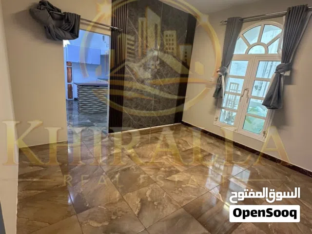 Rooms, Studios & Apartments Available for Monthly Rent
