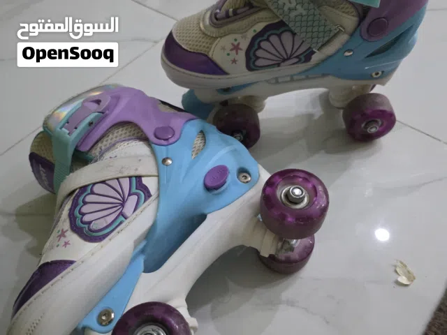 عدد 2 حذاء تزلج مقاس 37 بحالة ممتازة