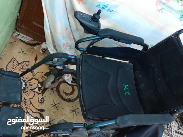 عربانه باتري جدا جدا نضيفه سعرها مناسب اكو توصيل