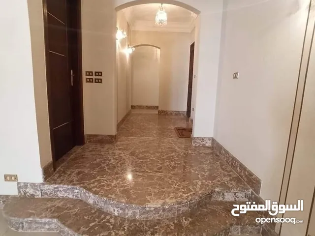 260 m2 More than 6 bedrooms Apartments for Sale in Giza Haram