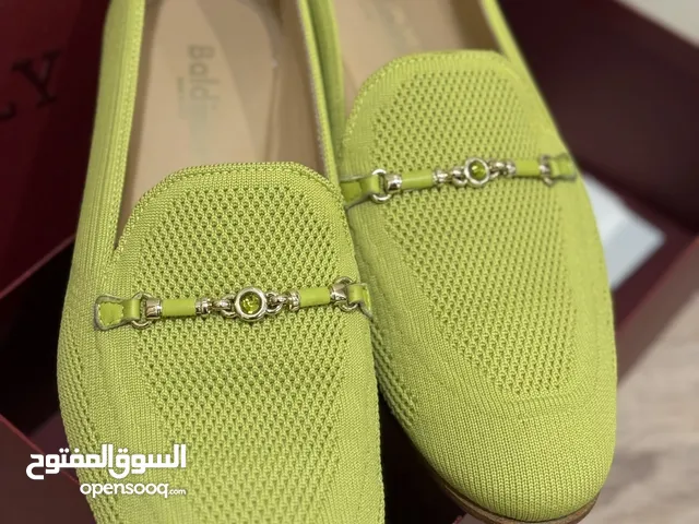 Green Comfort Shoes in Al Riyadh