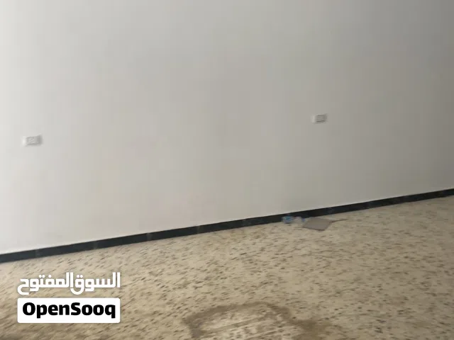 مخزن ايجار في الريسات قرب نادي ااجهاد