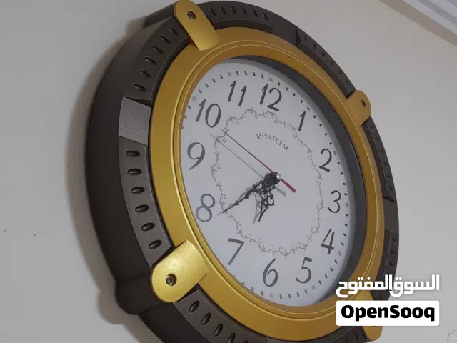 ساعة حائط فخمة