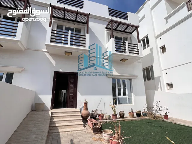 300 m2 4 Bedrooms Villa for Rent in Muscat Madinat As Sultan Qaboos