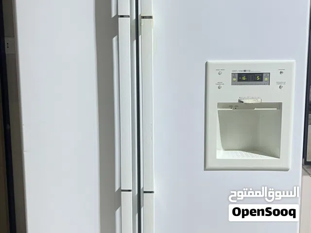 ثلاجه نوع سامسونج  بابين لون ابيض للبيع نوع اصلي لايوجد اي عطل فيها