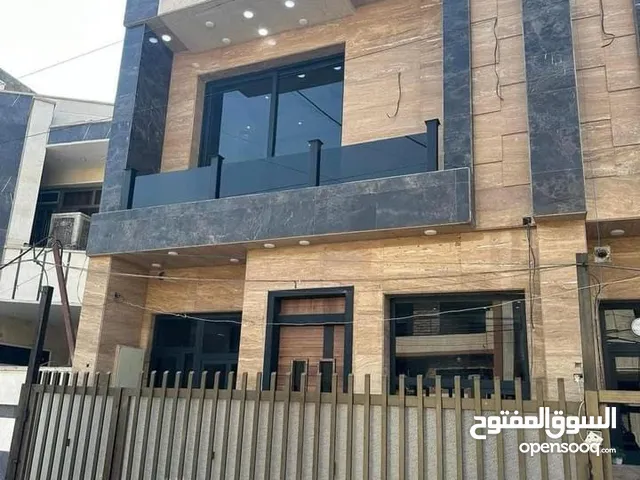 70m2 4 Bedrooms Townhouse for Rent in Baghdad Saidiya