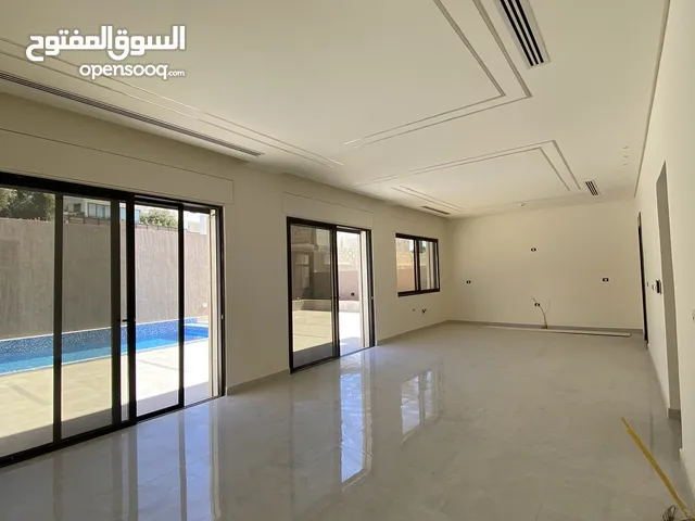 586 m2 4 Bedrooms Villa for Sale in Amman Dabouq