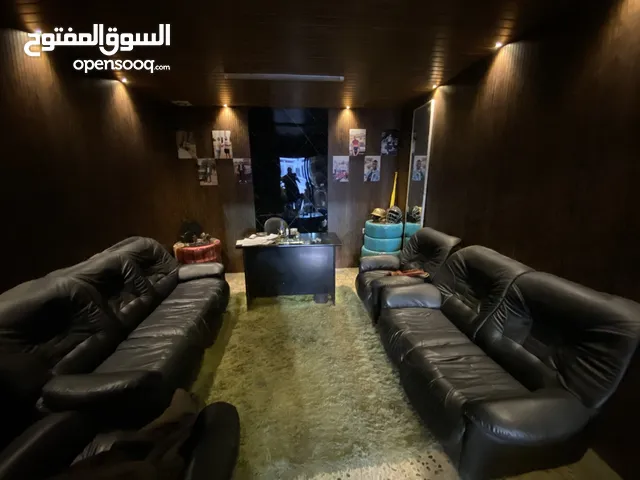 طقم كنب جلد اسود ملوكي