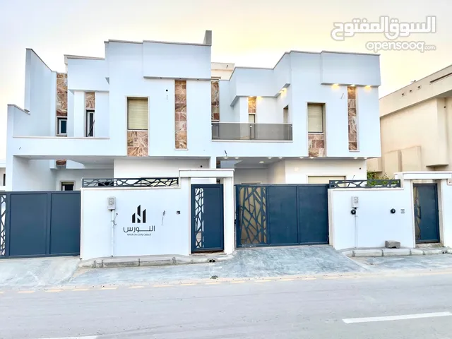 320m2 5 Bedrooms Villa for Sale in Tripoli Al-Serraj