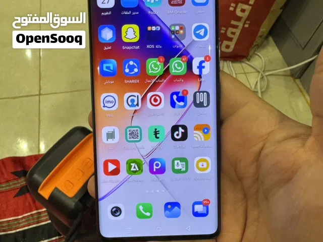 انفينكس نوت 40 برو حاله ممتازه بالشاحن الاصلي