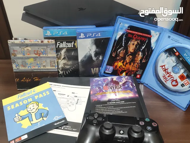 بلايستيشن4 بثلاث دسكات وحساب(يوجد حساب فورتنايت)