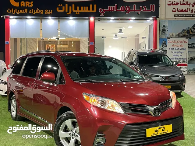 Used Toyota Sienna in Muscat