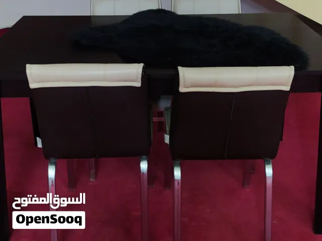 طاولة انيقة وعملية