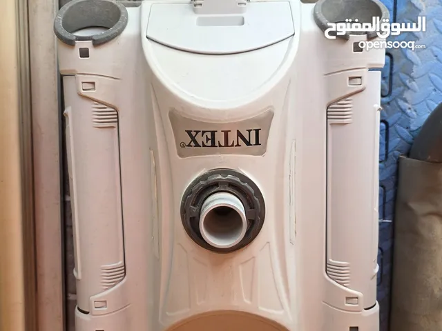 معدات بركة السباحة