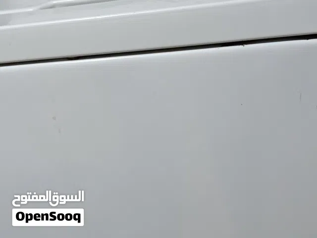 يوجد غسالة أمريكي عشرة كيلو هيفي ديوتي (قوية) تصلح للمنازل او  دراي كلين (يوجد فيها تهريب ماء)