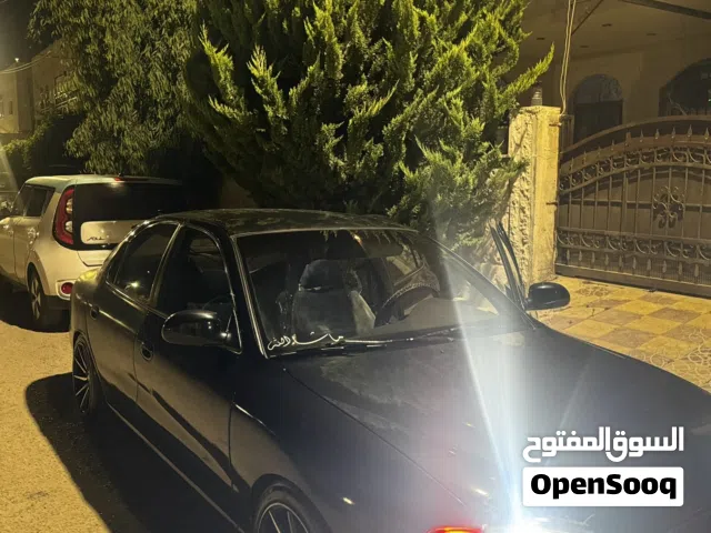 1996 هيونداي افانتي Standard