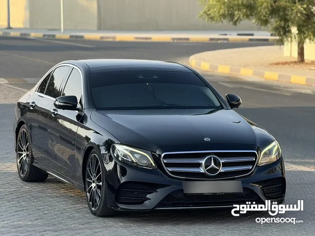 Mercedes E300 AMG 2019 اول مالك من الوكالة بحالة الوكالة تشييكات وسيرفس وكالة