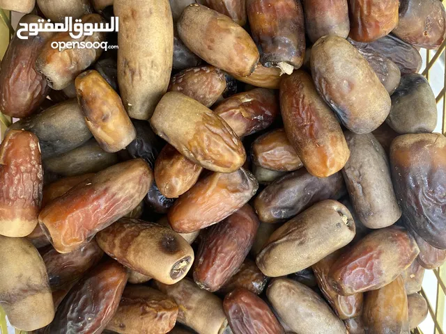تمر نغال متوفر الكيلو بريال الموقع الرستاق