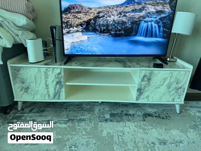 طاولة تلفاز