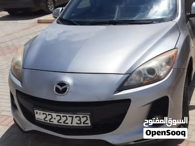 2013 مازدا 3 Standard