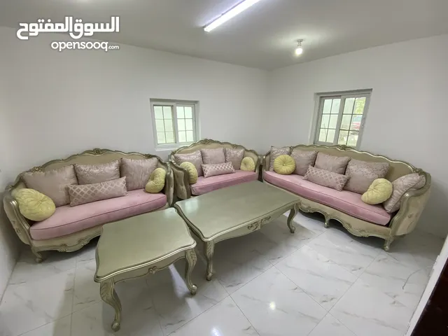 غرفة جلوس فخمة مستعملة