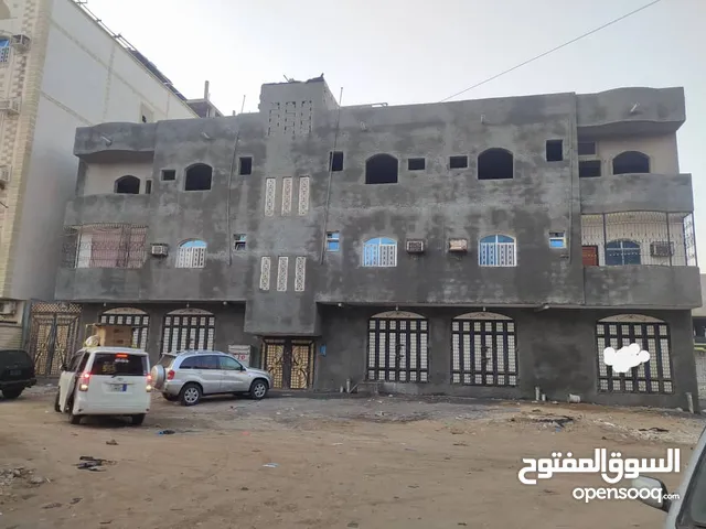 محل او مستودع للايجار بالقرب من البيرق مول.