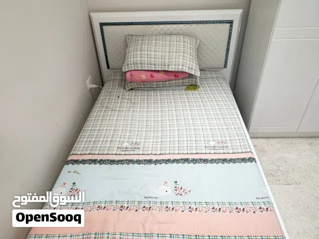 سرير من هوم سنتر