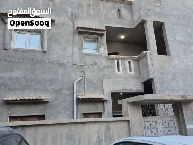 منزل سكني يبعد عن الرئيسي 10 امتار فقط  .اقرو الاعلان كويس