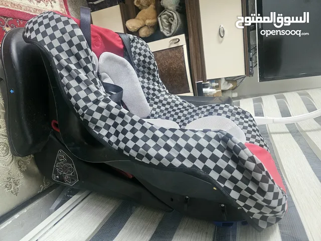 للبيع كرسي سيارة للطفل