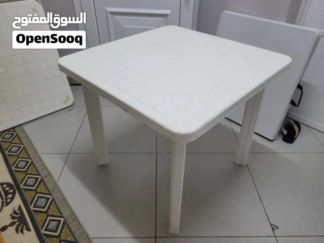 طاولات خارجية بلاستك قابلة للطي مستخدم وبسعر رخيص