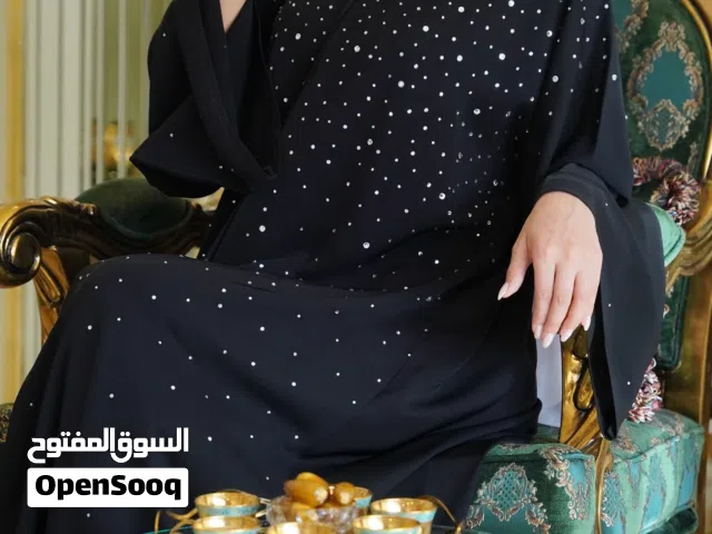 عبایة اماراتية مع احجار سواروفسكي