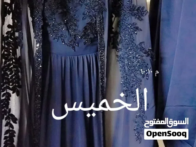فستان لبسه وحدا