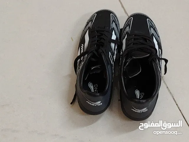 حذاء جديد لبس مره واحده فقط بسبب المقاس