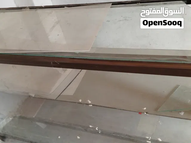 ميز المنيوم