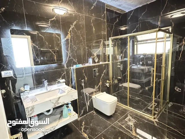شقة سوبر ديلوكس مع حديقة للبيع بسعر مغري