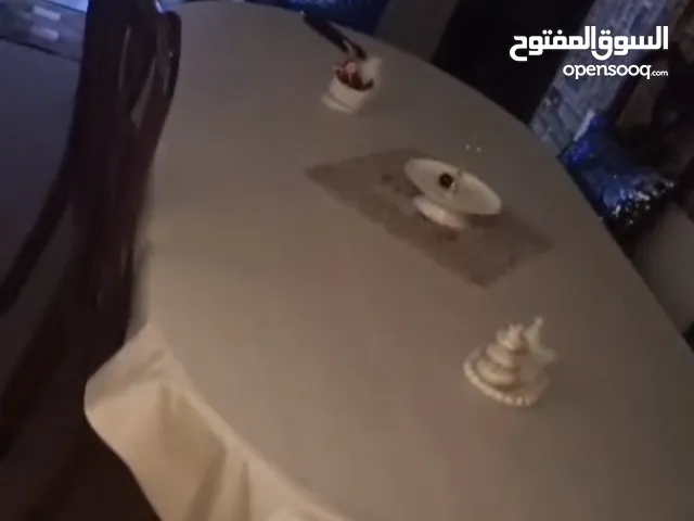 سفر 6 كراسي خشب تقيل بحالة جيدة