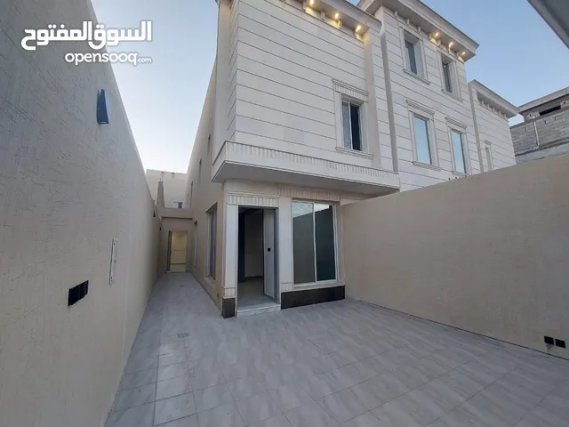 300 m2 4 Bedrooms Apartments for Sale in Al Riyadh Tuwaiq