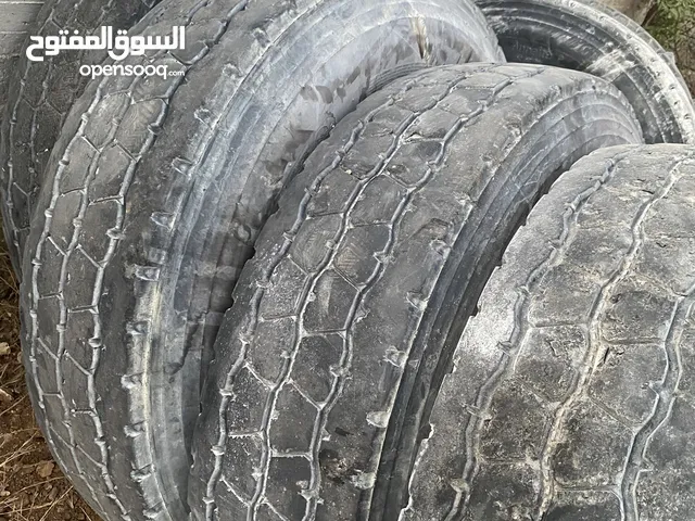 كوشوك 22.5/13 شاحنه يوكوهاما 4 فردات وصيني 8 فردات صيني مستعمل بحاله جيدة