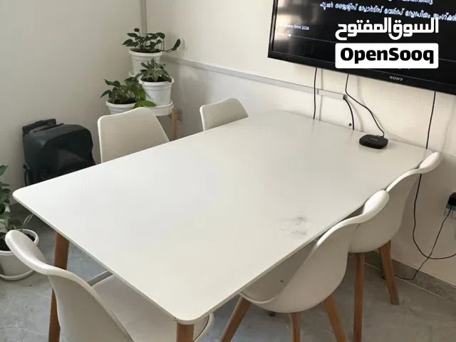 dinnig table