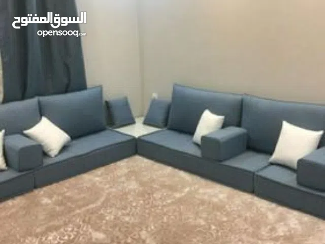 تنجيد جميع انواع الكنب والكراسي مساند جلسات تغير قماش على حسب الطلب للجميع النواع تفصيل ستائر تواصل