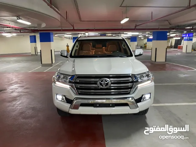 Used Toyota Land Cruiser in Abu Dhabi